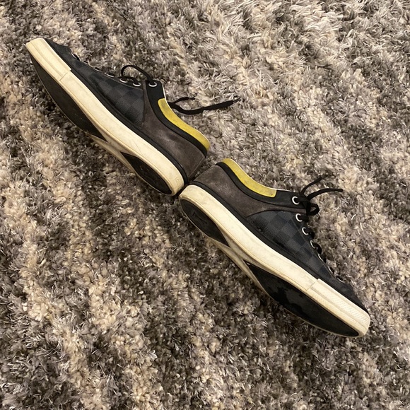 Louis Vuitton Mens Sneakers - Picture 5 of 5